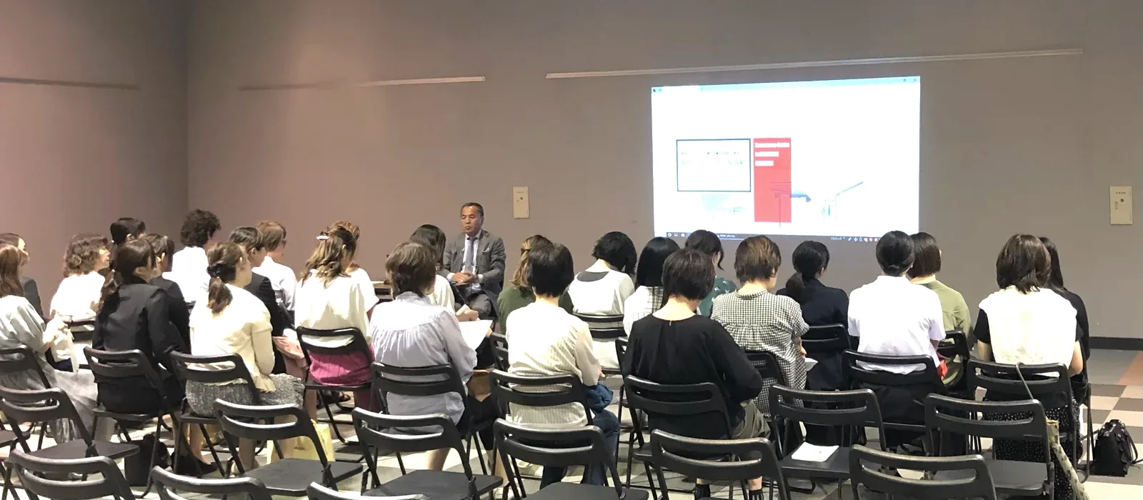 研修 — 座学研修風景